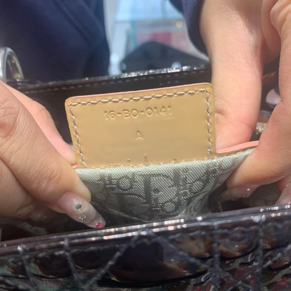 Medium lady Dior in black patent with good condition - Picture 5 of 11